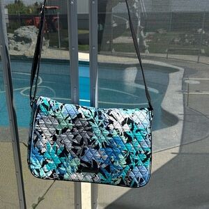 Vera Bradley tooled messenger quilted blue/green/white/ black leaves